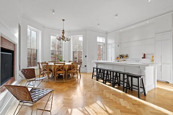 Chandelier, Dining room, Interior, Kitchen, Pendant Lights, Recessed Lighting, Wood Texture Flooring
