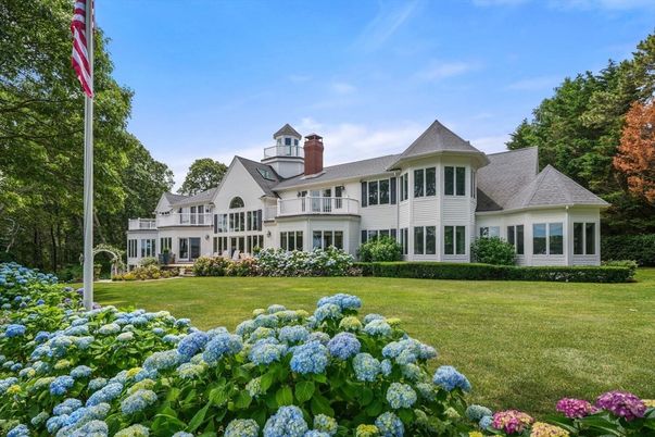 Backyard, Exterior, Facade, Queen Anne Victorian