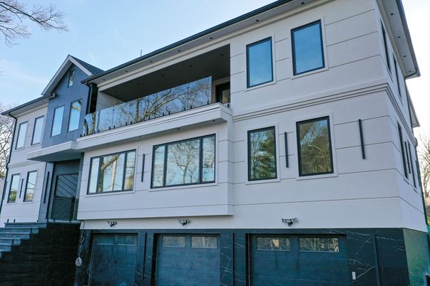 Exterior, Facade, Modern