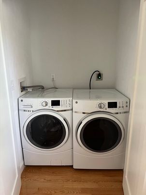 Interior, Utility Closets, Washer, Wood Texture Flooring