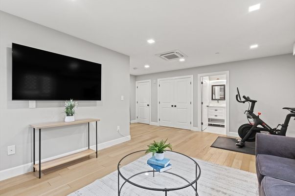 Fitness Equipment, Interior, Recessed Lighting, Wood Texture Flooring