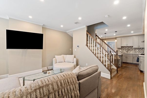 Interior, Kitchen, Living room, Pendant Lights, Recessed Lighting, Wood Texture Flooring