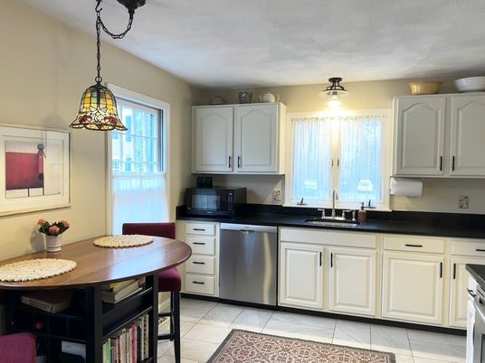 Dining room, Interior, Kitchen, Pendant Lights, Stainless Steel Appliances