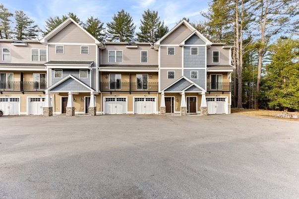 Attached, Exterior, Facade, Rowhouse