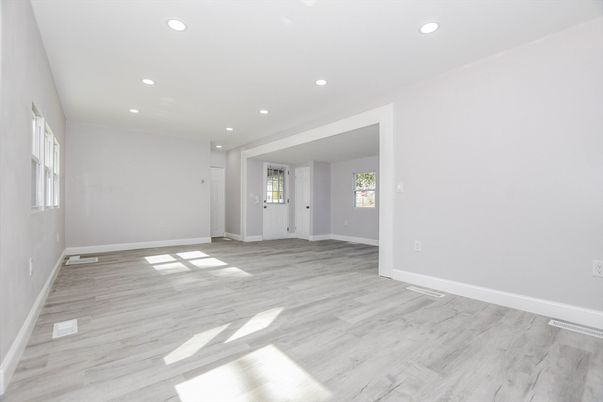 Empty room, Interior, Recessed Lighting, Wood Texture Flooring