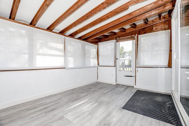 Empty room, Interior, Wooden Beams, Wood Texture Flooring