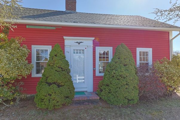 Exterior, Facade, Cape Cod