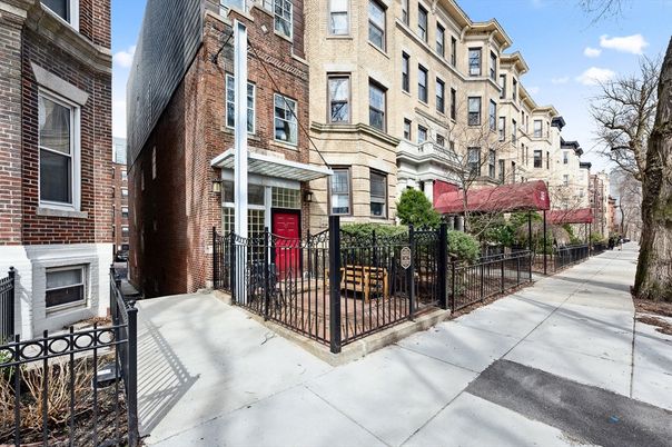 Exterior, Facade, Brick Facade, Rowhouse