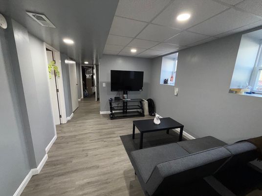 Interior, Recessed Lighting, Wood Texture Flooring
