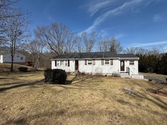 Backyard, Exterior, Facade, Cape Cod