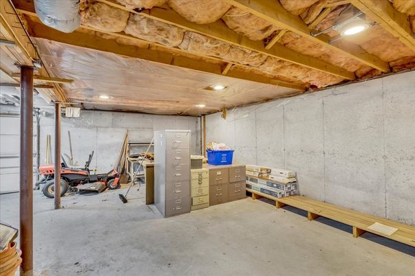 Fitness Equipment, Interior, Recessed Lighting, Wooden Beams