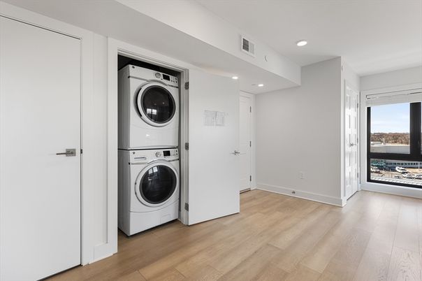Interior, Recessed Lighting, Utility Closets, Washer, Wood Texture Flooring