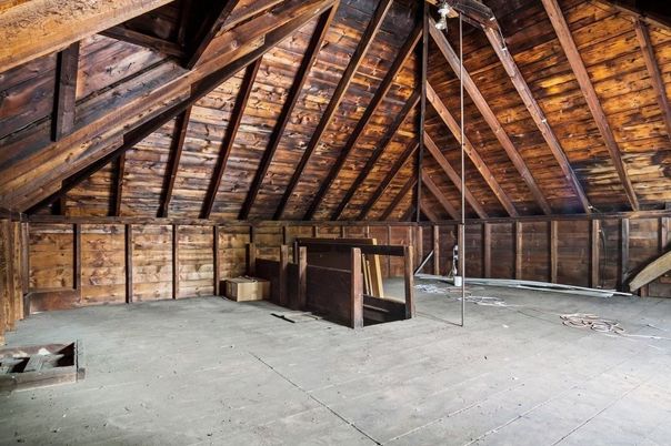 Empty room, Interior, Wooden Beams, Wooden Ceilings, Wooden Walls
