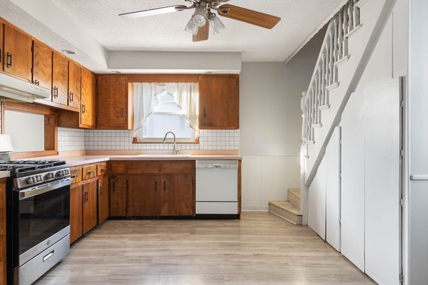 Interior, Kitchen, Stainless Steel Appliances, Wood Texture Flooring