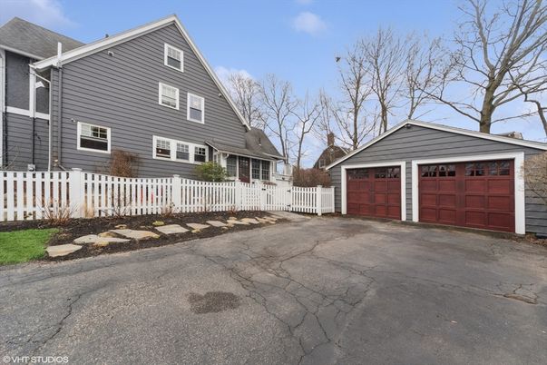 Attached, Exterior, Facade, Farmhouse