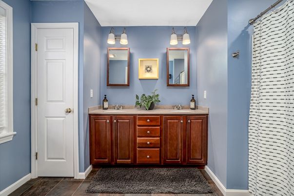 Bathroom, Dual Sink Vanities, Interior