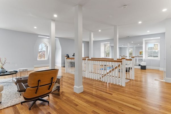 Interior, Recessed Lighting, Wood Texture Flooring