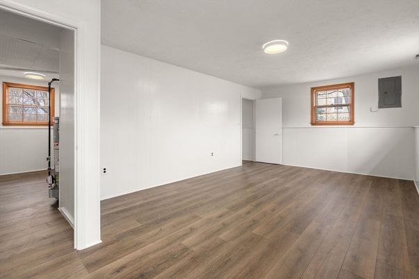 Empty room, Interior, Recessed Lighting, Wood Texture Flooring