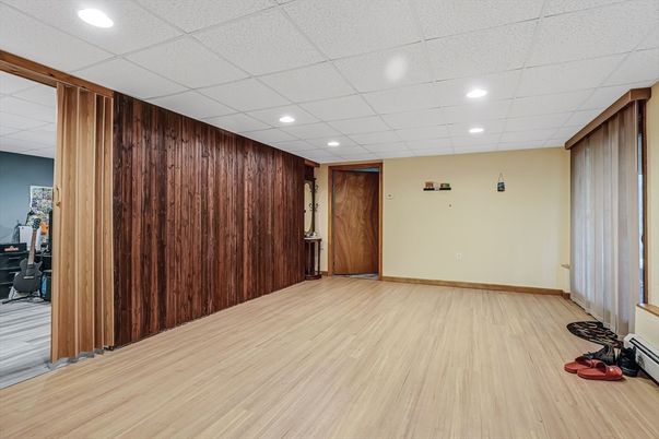 Empty room, Interior, Recessed Lighting, Wood Texture Flooring, Wooden Walls