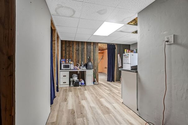 Interior, Recessed Lighting, Wood Texture Flooring, Wooden Walls