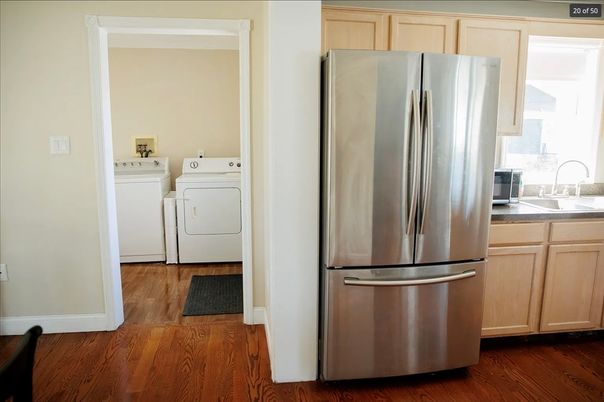 Interior, Washer, Wood Texture Flooring