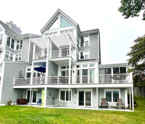 Backyard, Exterior, Facade, Rowhouse
