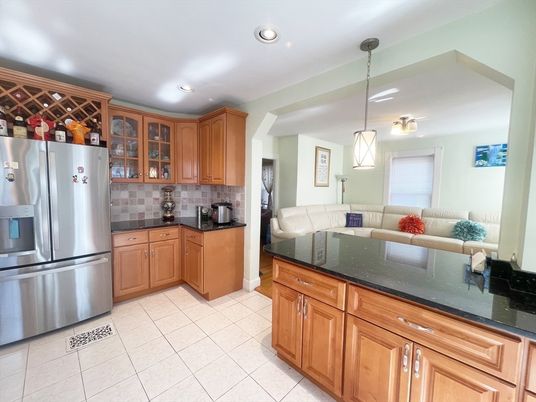 Interior, Kitchen, Living room, Pendant Lights, Recessed Lighting, Stainless Steel Appliances