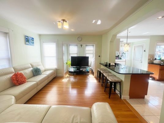 Interior, Kitchen, Living room, Pendant Lights, Recessed Lighting, Wood Texture Flooring
