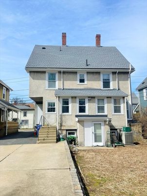 Exterior, Facade, American Foursquare