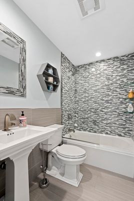 Bathroom, Interior, Recessed Lighting