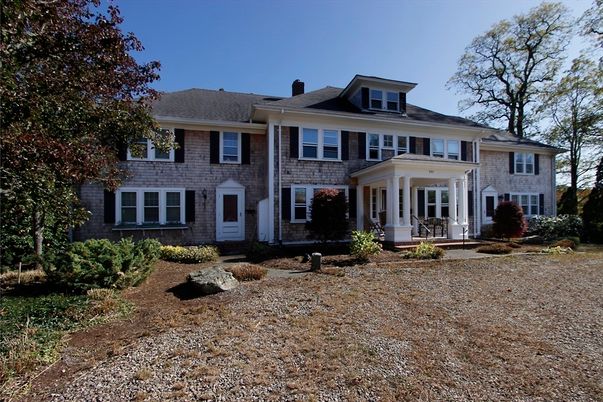 Exterior, Facade, Brick Facade, Georgian