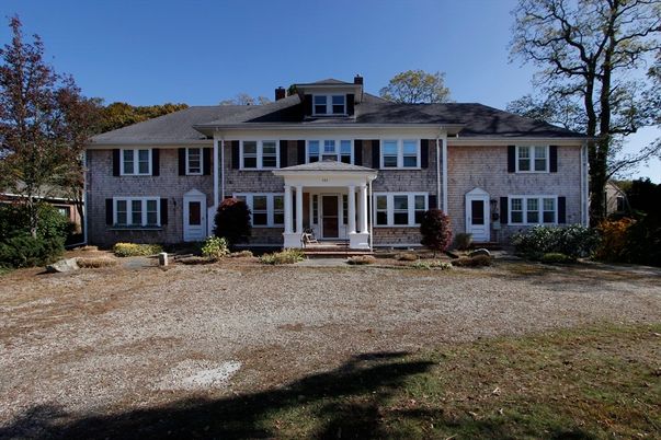 Exterior, Facade, Brick Facade, Georgian