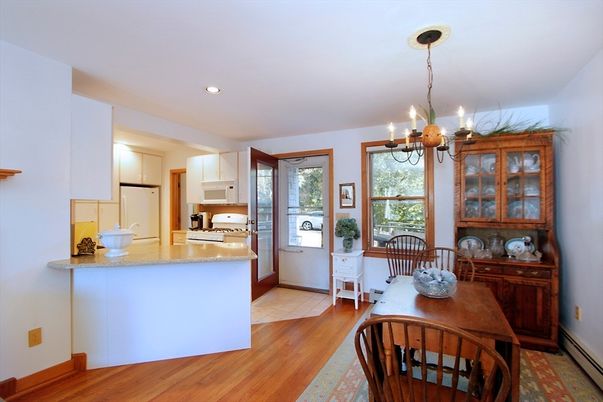 Chandelier, Dining room, Interior, Kitchen, Recessed Lighting, Wood Texture Flooring