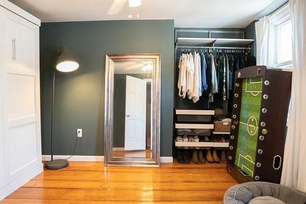 Interior, Walk-in Closets, Wood Texture Flooring