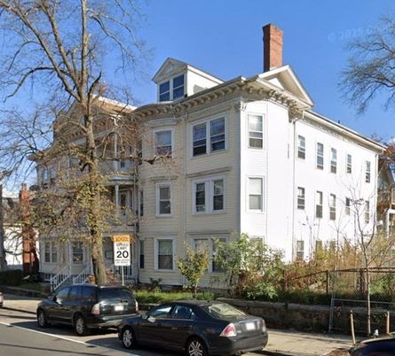 Exterior, Facade, Rowhouse