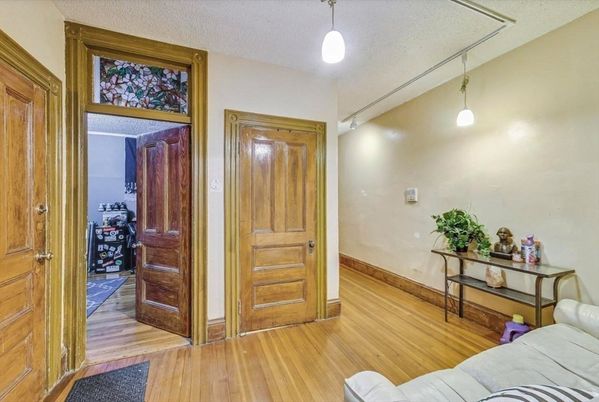 Interior, Pendant Lights, Wood Texture Flooring