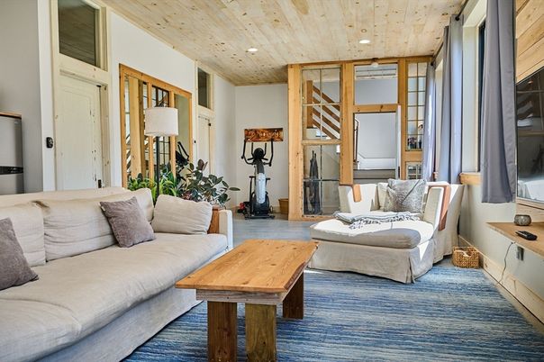 Fitness Equipment, Interior, Living room, Recessed Lighting, Wooden Ceilings, Wood Texture Flooring