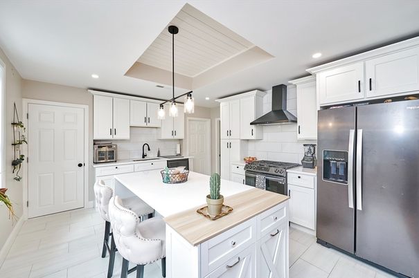 Interior, Kitchen, Pendant Lights, Recessed Lighting, Stainless Steel Appliances