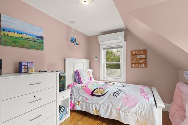 Bedroom, Interior, Pendant Lights, Wood Texture Flooring