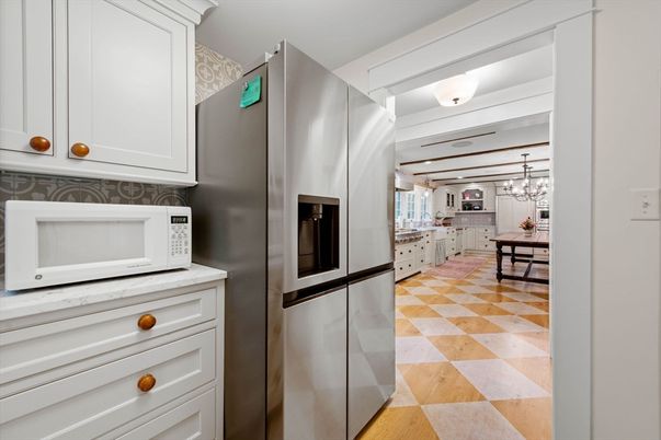 Chandelier, Dining room, Interior, Kitchen, Pendant Lights, Stainless Steel Appliances