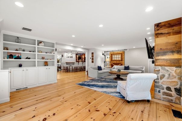 Dining room, Interior, Living room, Pendant Lights, Recessed Lighting, Wood Texture Flooring, Wooden Walls