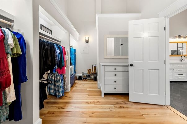 Interior, Walk-in Closets, Wood Texture Flooring