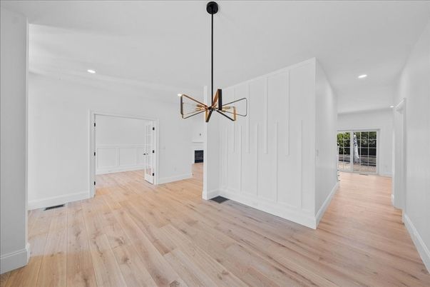 Interior, Recessed Lighting, Wood Texture Flooring