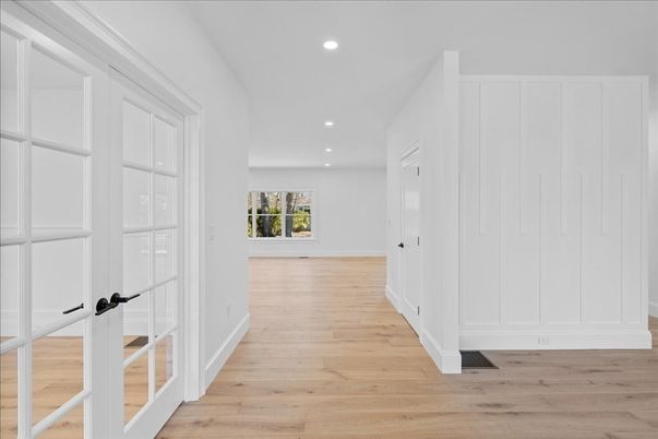 Empty room, Interior, Pendant Lights, Recessed Lighting, Wood Texture Flooring
