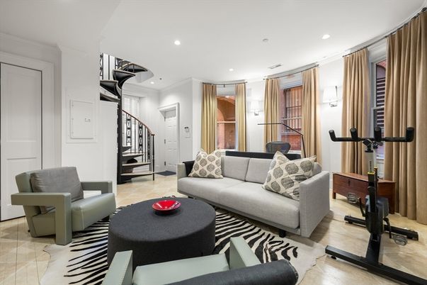 Fitness Equipment, Interior, Living room, Recessed Lighting