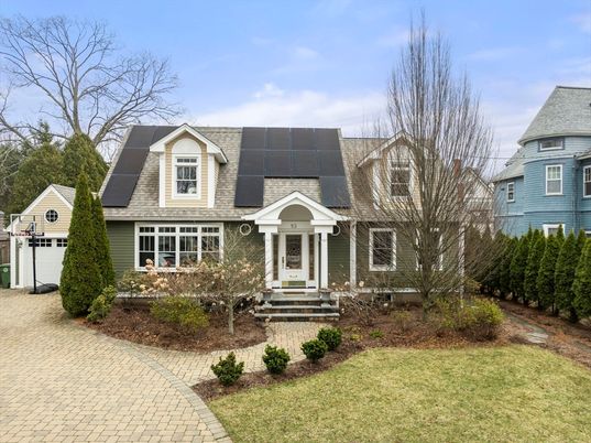 Attached, Exterior, Facade, Cape Cod