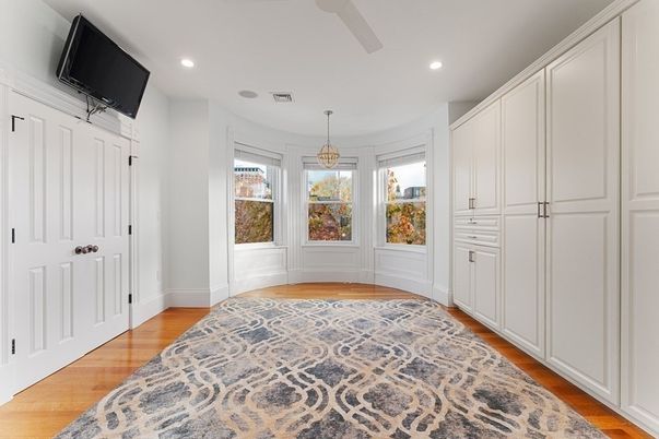 Interior, Pendant Lights, Recessed Lighting, Wood Texture Flooring