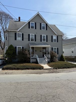 Exterior, Facade, Queen Anne Victorian