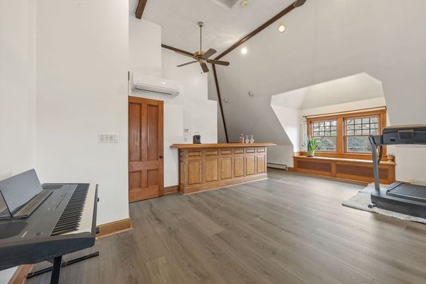 Fitness Equipment, Interior, Piano, Recessed Lighting, Wood Texture Flooring