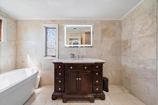 Bathroom, Free Standing Baths, Interior